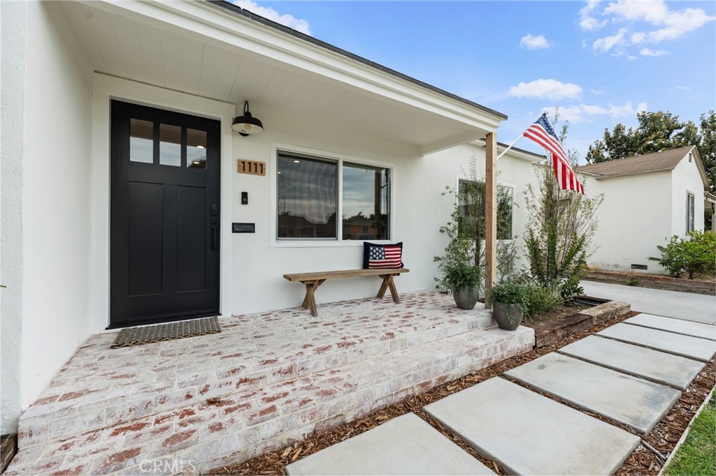 1111 W Maple Avenue