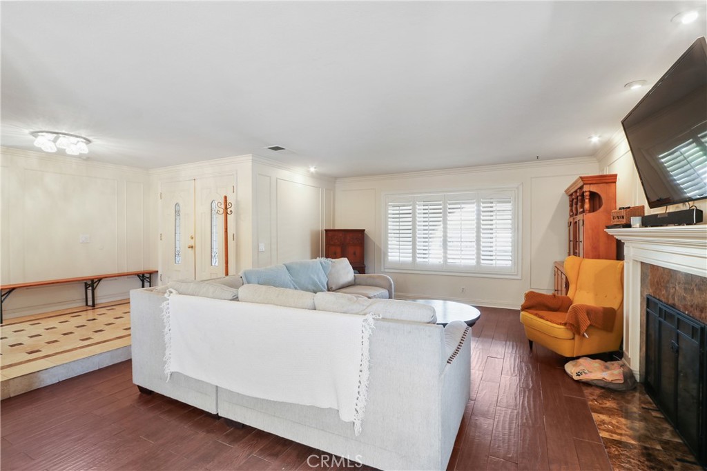 104 N Mangrove Avenue