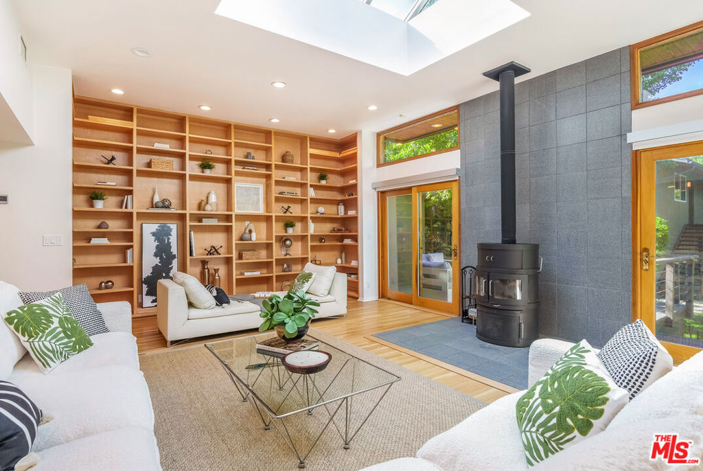 14903 Valley Vista Boulevard