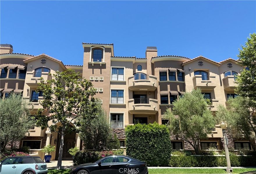 Penthouse-level Mediterranean-style condo in prime Studio City location! This spacious 2-bedroom + den, 3-bathroom residence offers approx. 1,500 sq ft of bright, open living space. The den features a cozy fireplace, and the bedrooms include new carpet and fresh paint throughout. The gourmet kitchen is equipped with brand-name stainless steel appliances, dishwasher, microwave, and skylight. The primary suite features double sinks and a large walk-in closet. Additional highlights include in-unit washer/dryer, private balcony, EV charger in the garage, and 2 tandem parking spaces in a gated garage. Water is included in the rent.

Located in a well-maintained building with a fitness center and secured entry. Just moments from Ventura Blvd, Fryman Canyon hiking trails, and the popular Studio City Farmers Market. A rare opportunity for luxury living in one of LA’s most sought-after neighborhoods!
