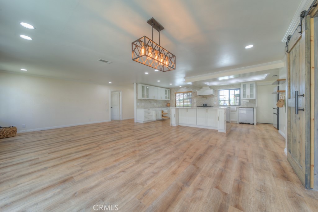 1043 Meadowview Court