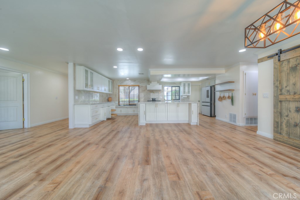 1043 Meadowview Court