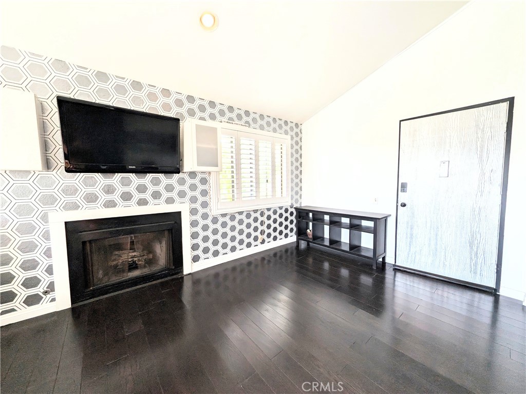19152 Shoreline 7