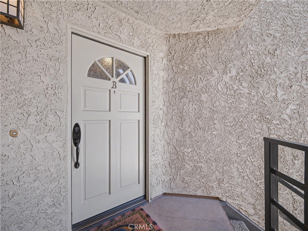 5738 Skyview Way Unit B, Agoura Hills CA 91301