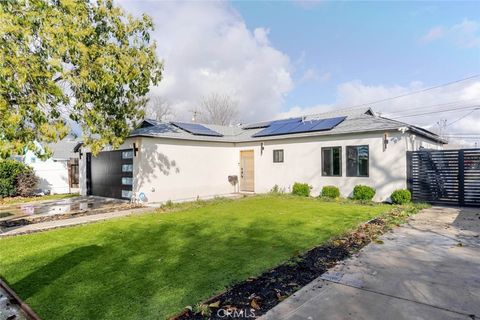 Photo of 6838 Belmar Avenue, Reseda, CA 91335 (MLS # SR26038730)