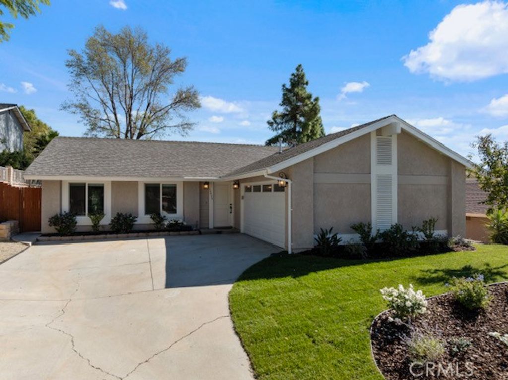 Photo of 28434 Alder Peak Ave, Canyon Country, CA 91387 (MLS # SR25246969)