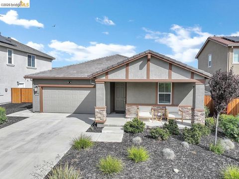 Photo of 5443 Pinzano Way, Antioch, CA 94531 (MLS # 41129470)