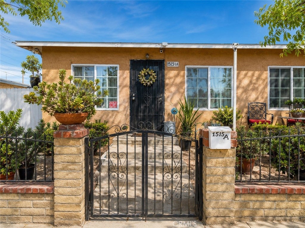 1515 E Young