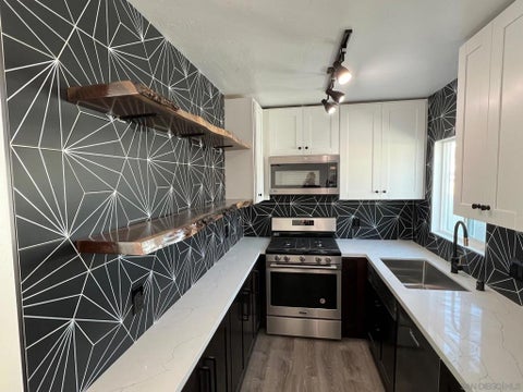 Photo of 2019 Reed Ave., San Diego, CA 92109 (MLS # 260023239SD)