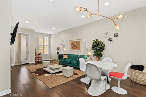 Photo of 6526 1/2 Fountain, Los Angeles, CA 90028 (MLS # SB25239368) Photo of 6526 1/2 Fountain, Los Angeles, CA 90028 (MLS # SB25239368)