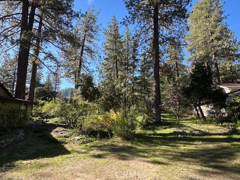 Photo of 1725 Twin Lakes Rd, Wrightwood, CA 92397 (MLS # HD26063514)