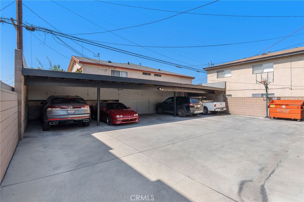 1256 Gardena Boulevard