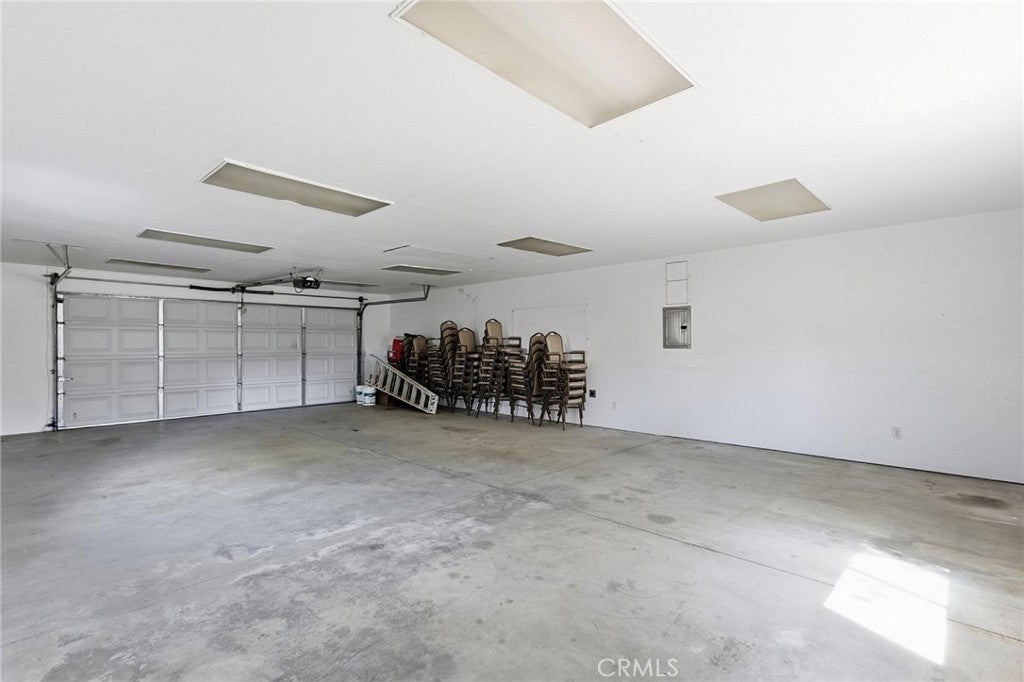 43233 Whittier