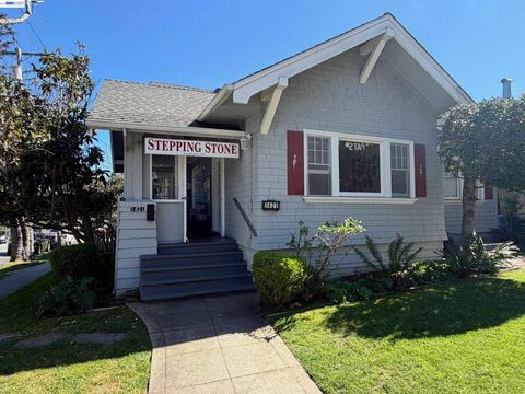 Photo of 1421 Palm Dr. Dr, Burlingame, CA 94010 (MLS # 41128133)