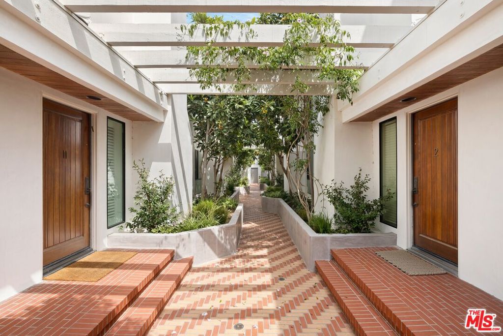 939 15th Street 8, Santa Monica CA 90403