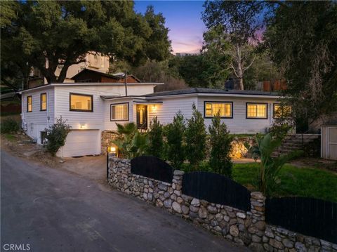 Photo of 16893 Rosemary Ln, Chino Hills, CA 91709 (MLS # TR26028497)