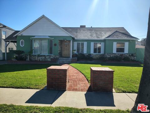 Photo of 5446 Angeles Vista Boulevard, Windsor Hills, CA 90043 (MLS # 25616933)