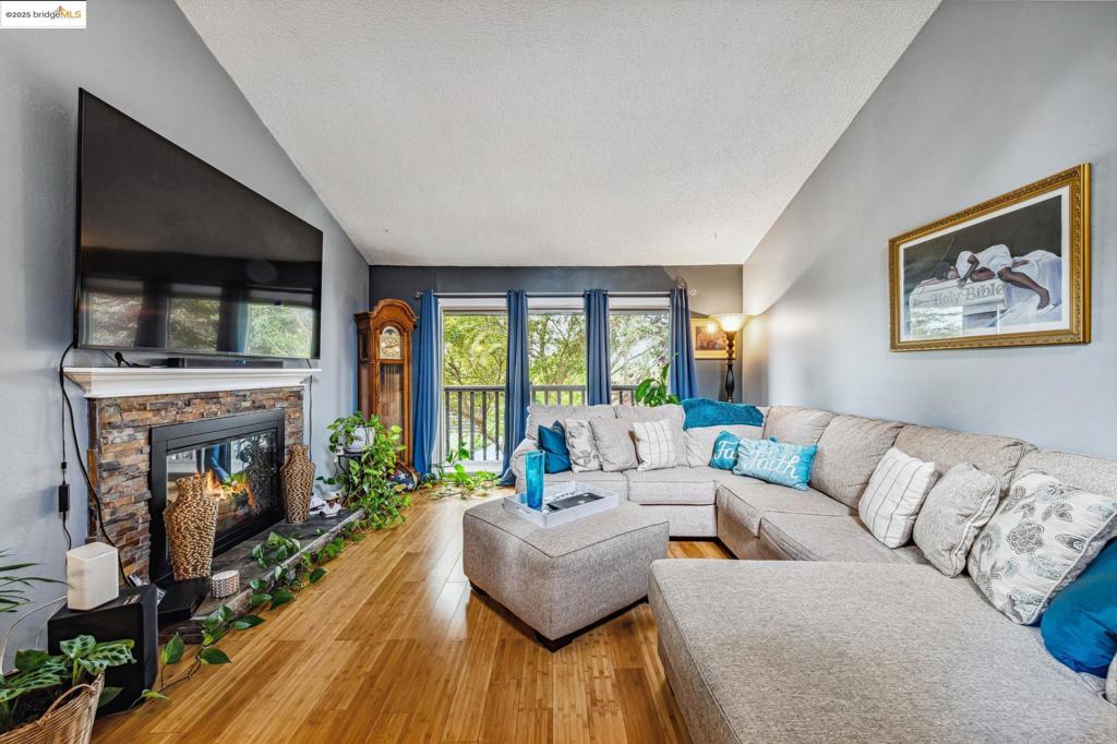 VALLEJO HILLS - Residential