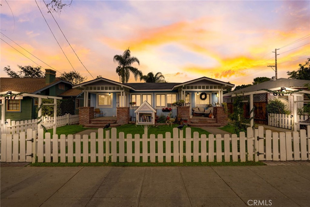817 E Palmyra Avenue