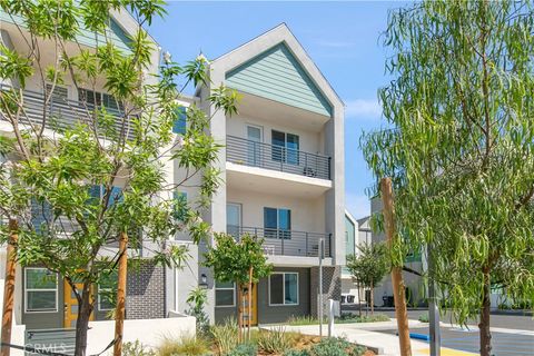 Photo of 251 Sash, Irvine, CA 92618 (MLS # OC25136905)