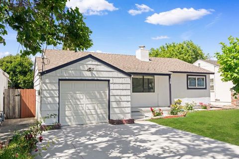 Photo of 819 Bockman Road, San Lorenzo, CA 94580 (MLS # ML82046474)