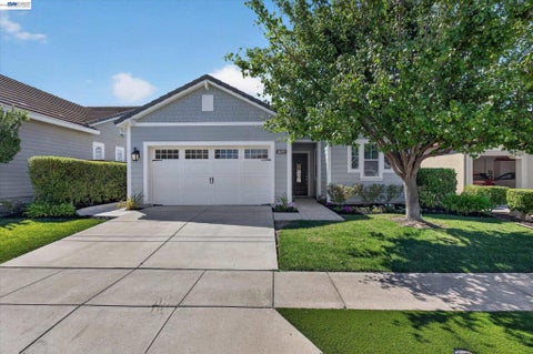 Photo of 1609 Zinfandel Dr DR, Brentwood, CA 94513 (MLS # 41149672)