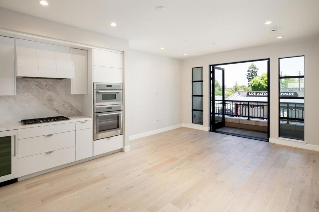 450 First Street 204