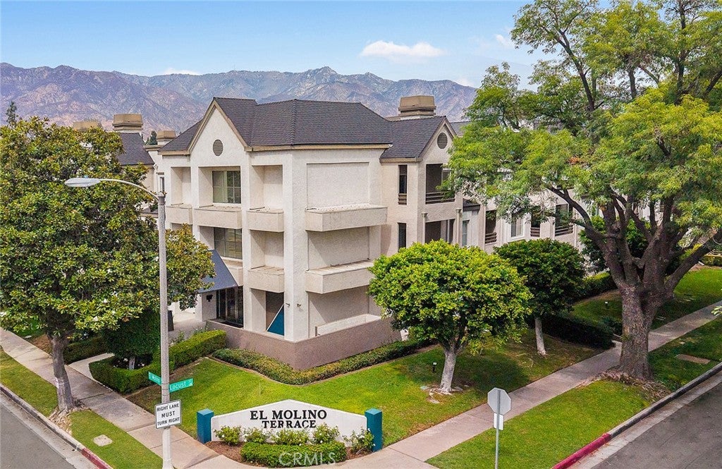 300 N El Molino Avenue