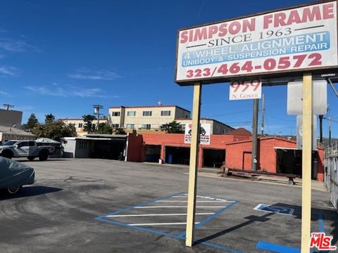 Photo of 959 N Gower Street, Los Angeles, CA 90038 (MLS # 26640999)