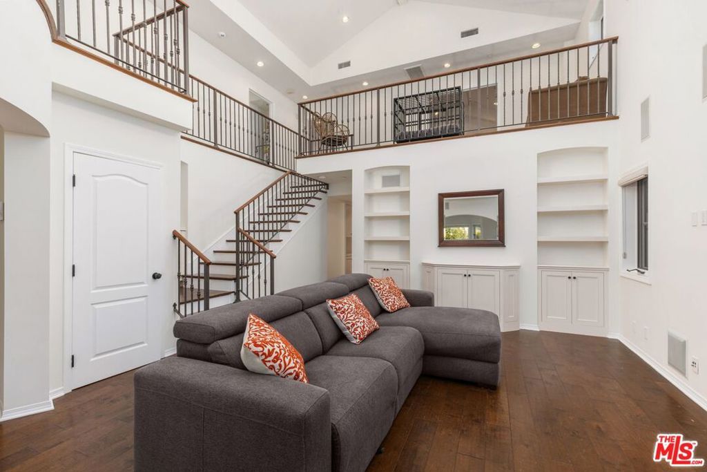 Photo of 1024 25th Street, Santa Monica, CA 90403 (MLS # 26691869)