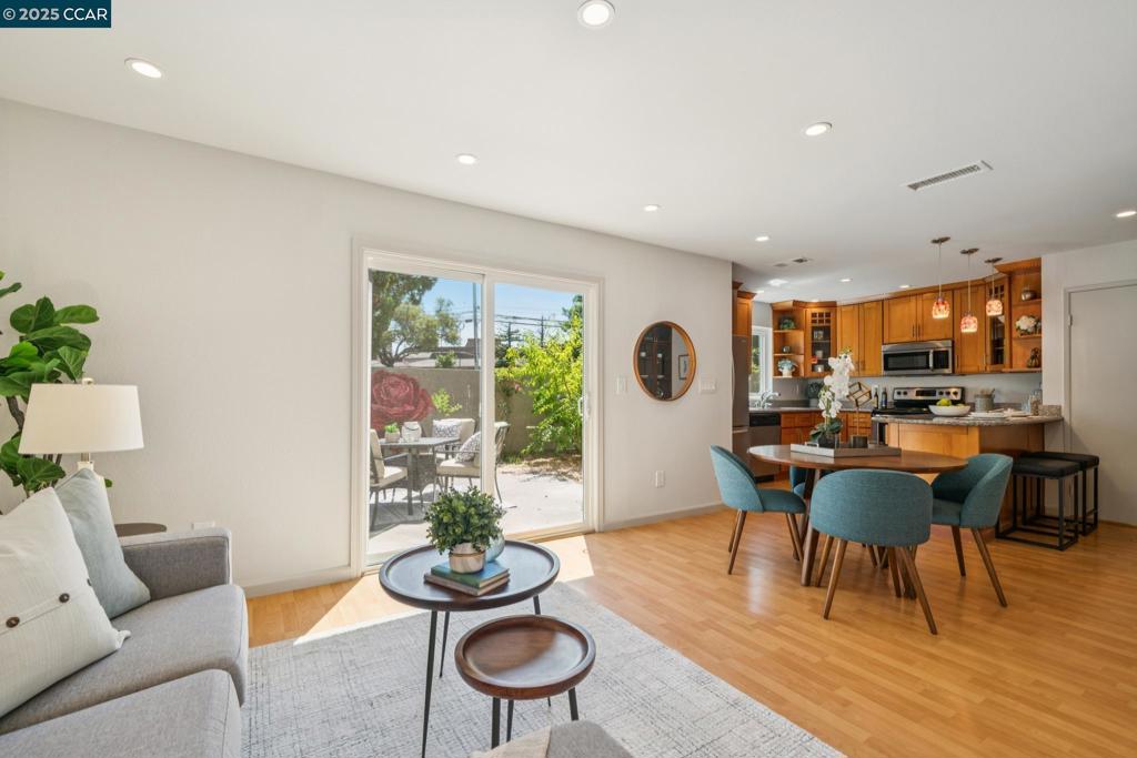 COWELL TERRACE - Residential