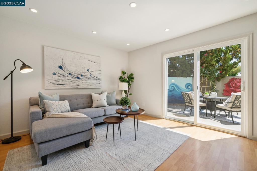 COWELL TERRACE - Residential
