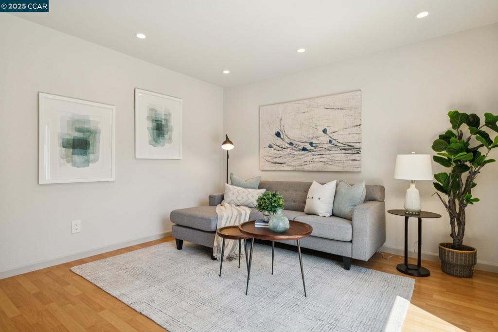 COWELL TERRACE - Residential
