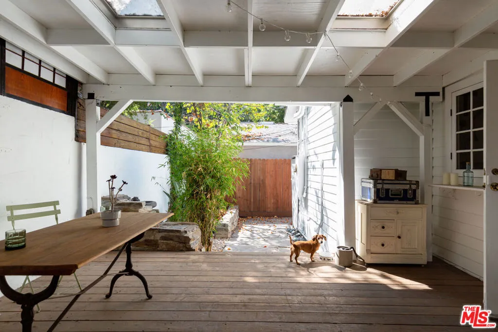 Los Angeles, California 90038, United States, 1 Bedroom Bedrooms, ,1 BathroomBathrooms,Residential,Active,183054