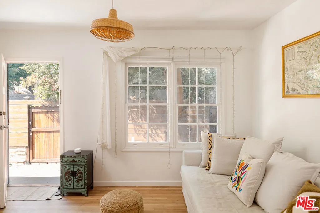 Los Angeles, California 90038, United States, 1 Bedroom Bedrooms, ,1 BathroomBathrooms,Residential,Active,183054