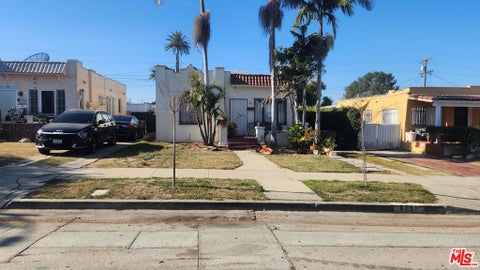 Photo of 6751 Arlington Avenue, Los Angeles, CA 90043 (MLS # 26986195)