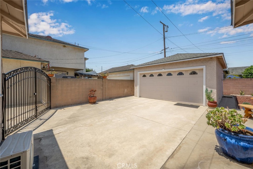 Lakewood Park/South of Del Amo (LSD) - Residential