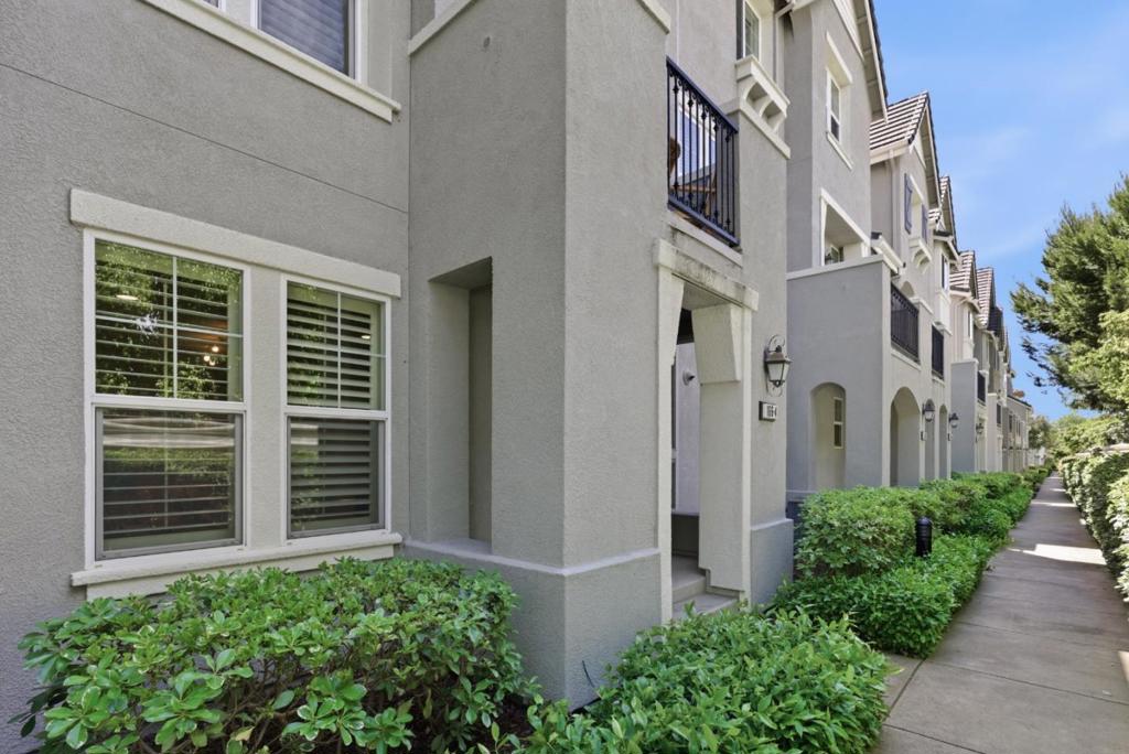 166 Selby Lane 4