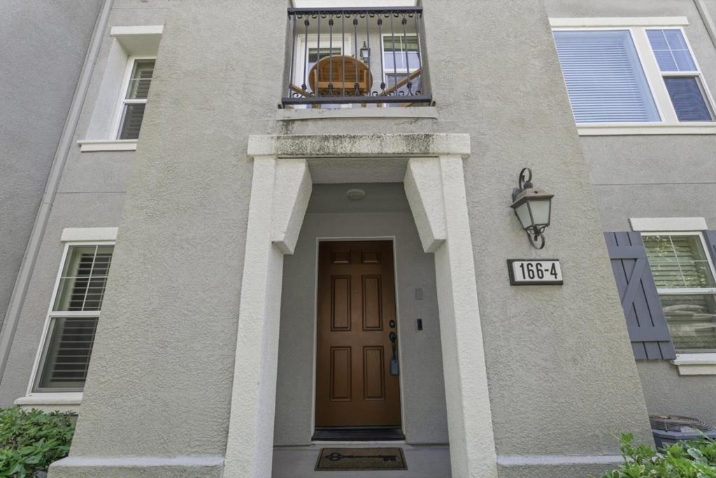 166 Selby Lane 4