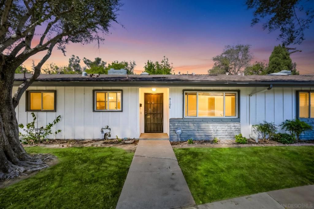 Photo of 810 E Washington Ave Ave #Unit E, Escondido, CA 92025 (MLS # 260006005SD)