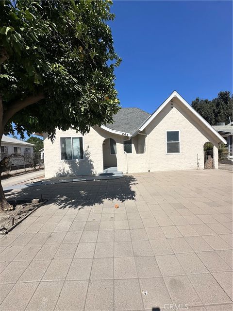Photo of 244 E 10th St, San Bernardino, CA 92410 (MLS # CV25237533)