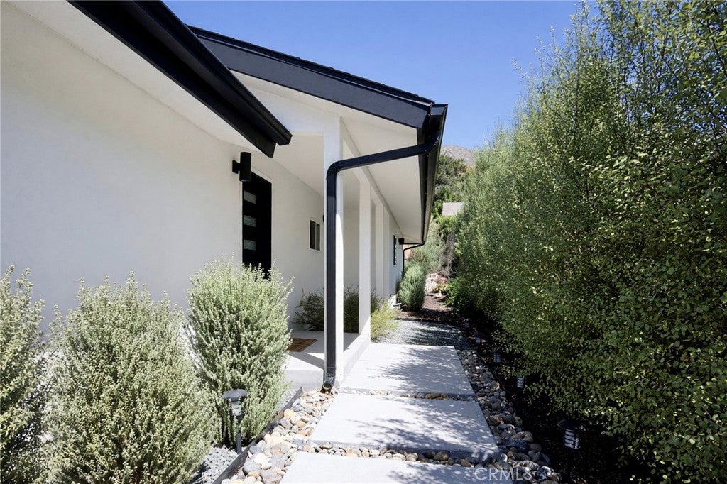 Properties 3 3078 Johnson Avenue
