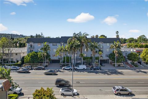 Photo of 4441 Woodman Avenue #111, Sherman Oaks, CA 91423 (MLS # SR26055495)