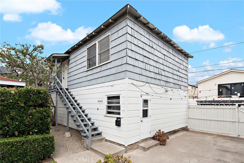 FREE MONTH of June move-in special! 6 month lease available thereafter (through the end of 2025).
Super quaint and adorable cottage, featuring 2 bedrooms/ 1 bathroom w/ all the character you want. Centrally located and close walking distance into CDM Village. Comes w/ 1 car enclosed garage. Large shared gated courtyard w/ other units. Unit B is the back, upstairs unit.
Come enjoy the summer vibes that CDM has to offer and stay free until July 1st. Move in now!