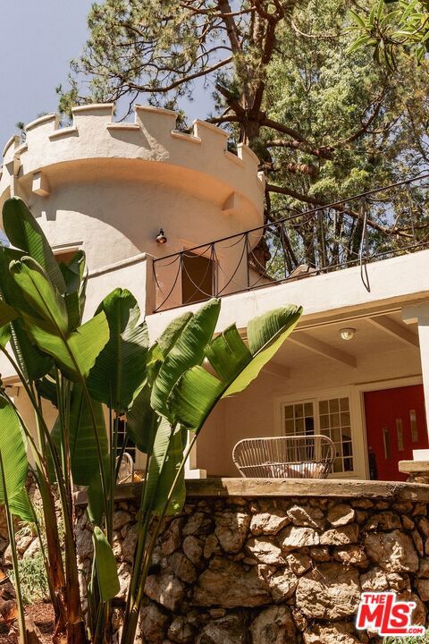 8337 Lookout Mountain Avenue