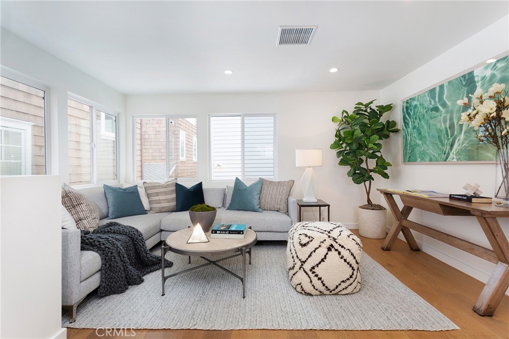 Corona del Mar South of PCH (CDMS) - Residential Lease
