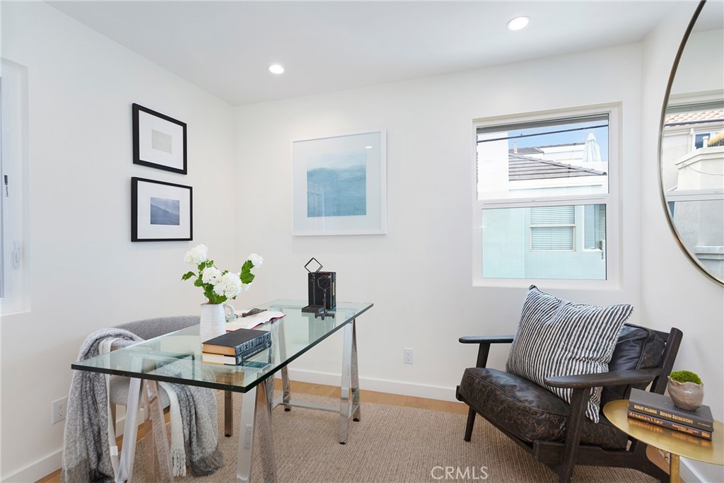 Corona del Mar South of PCH (CDMS) - Residential Lease