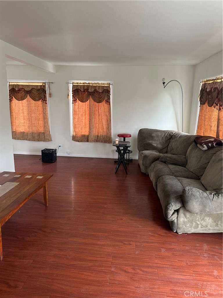 736 E Century Boulevard