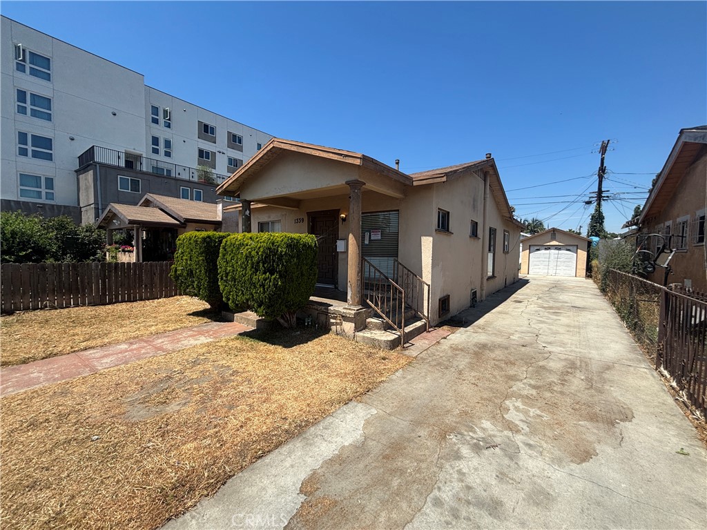 Excellent investor opportunity with potential for ADU conversion in the City of Los Angeles! This property features a detached garage offering added flexibility for future development or additional income. , and enough sq ft to possibly add a 3rd bedroom in the existing square feet. Ideal for those looking to add value and build equity in a centrally located neighborhood. Fix and flip, buy and hold, or renovate and move in with equity! Call your realtor to schedule a tour and make an offer today!