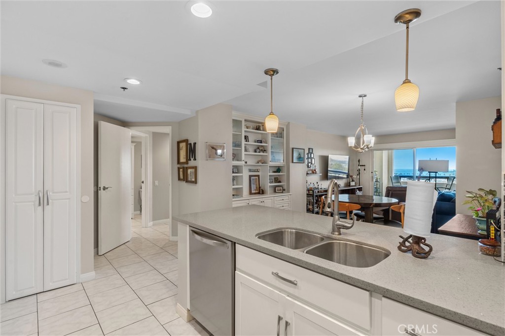 525 E Seaside Way 905